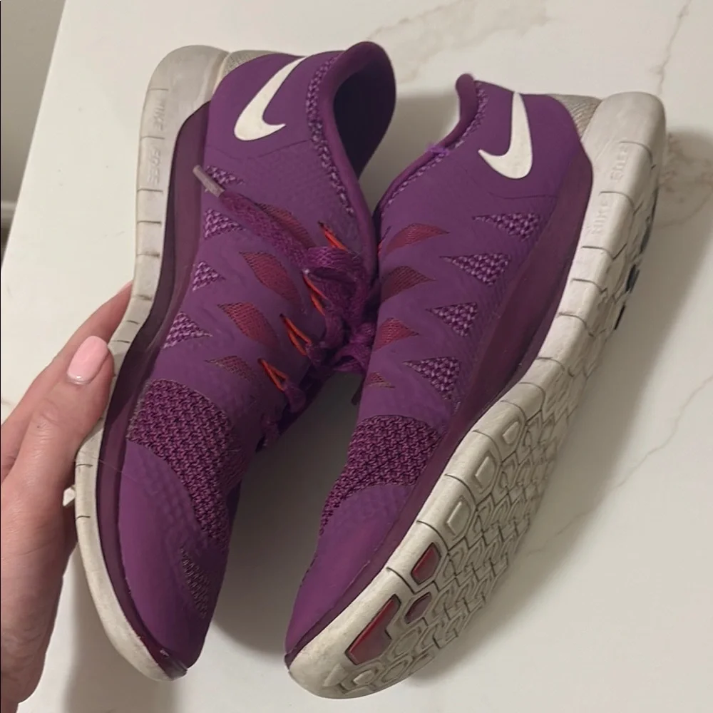 Nike Purple Women's Athletic Shoes with Red Accents